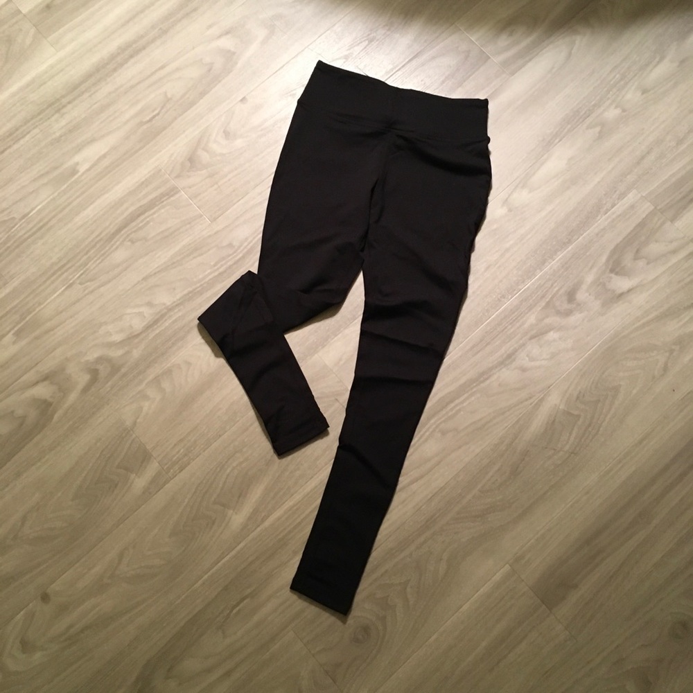 BRAND NEW lululemon wunder under stirrup